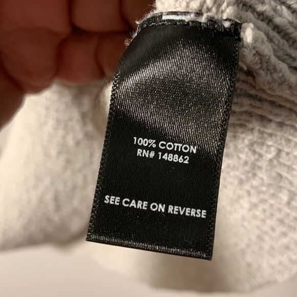 Size 3 gray crewneck lightweight sweater - Picture 5 of 7